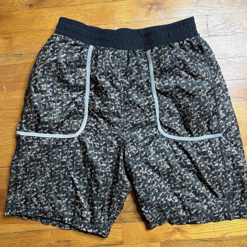 ICNY Men's Athletic Piping Shorts Large Camo 8" Inseam